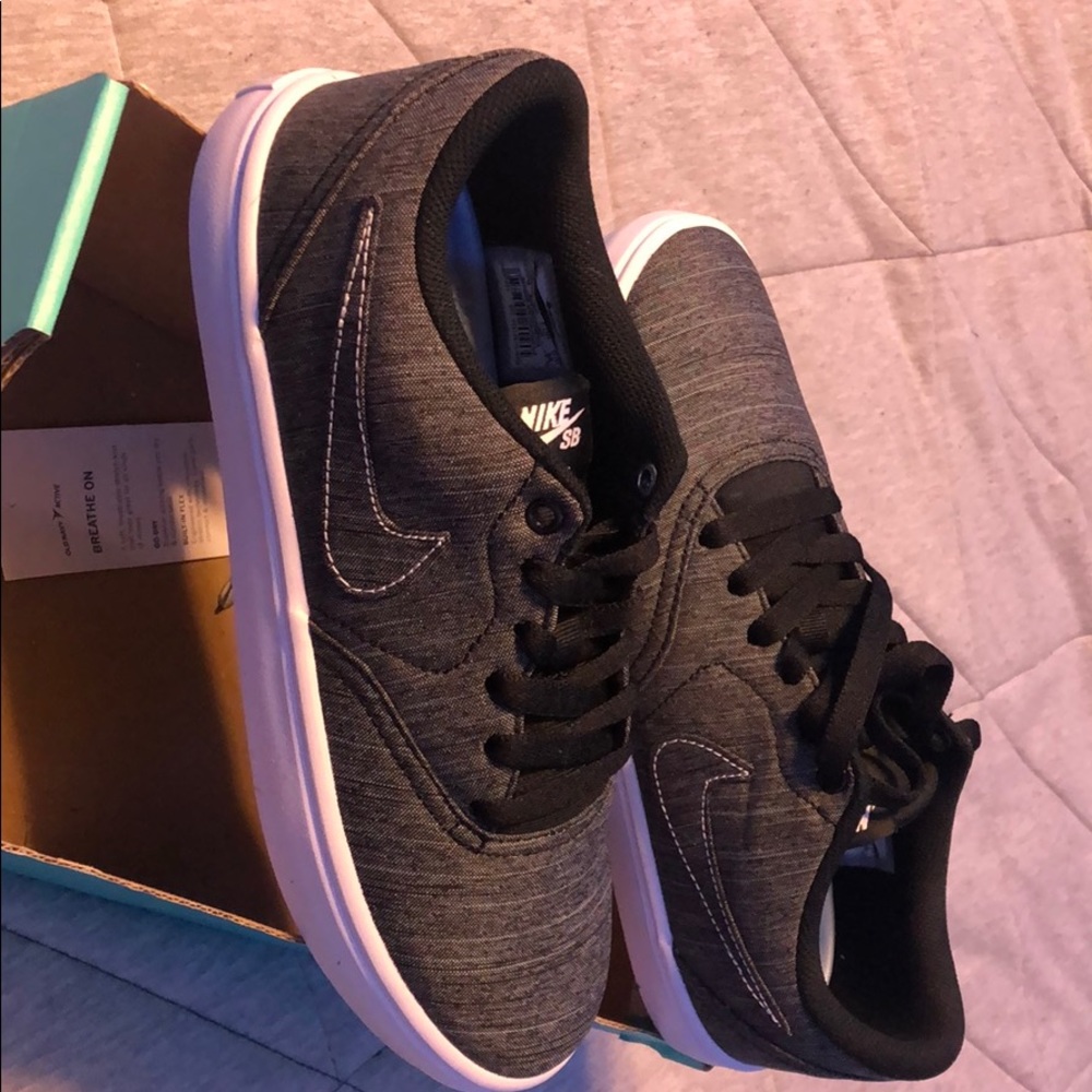 Men’s Nike shoes